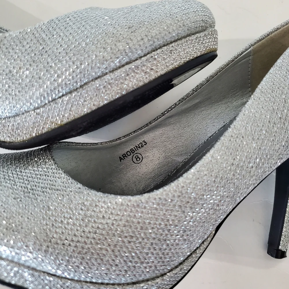 Sparkly Silver 8 Slip On Pump Michaelangelo 3.5" Heel David's Bridal AROBIN23 - Picture 16 of 16
